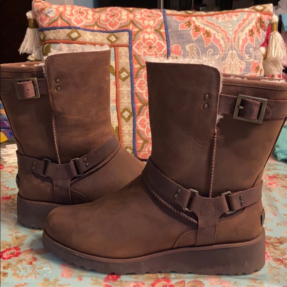 UGG MADDOX worn once water resistant leather upper